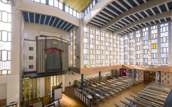 St Paul's Harlow Interior by Des Hill