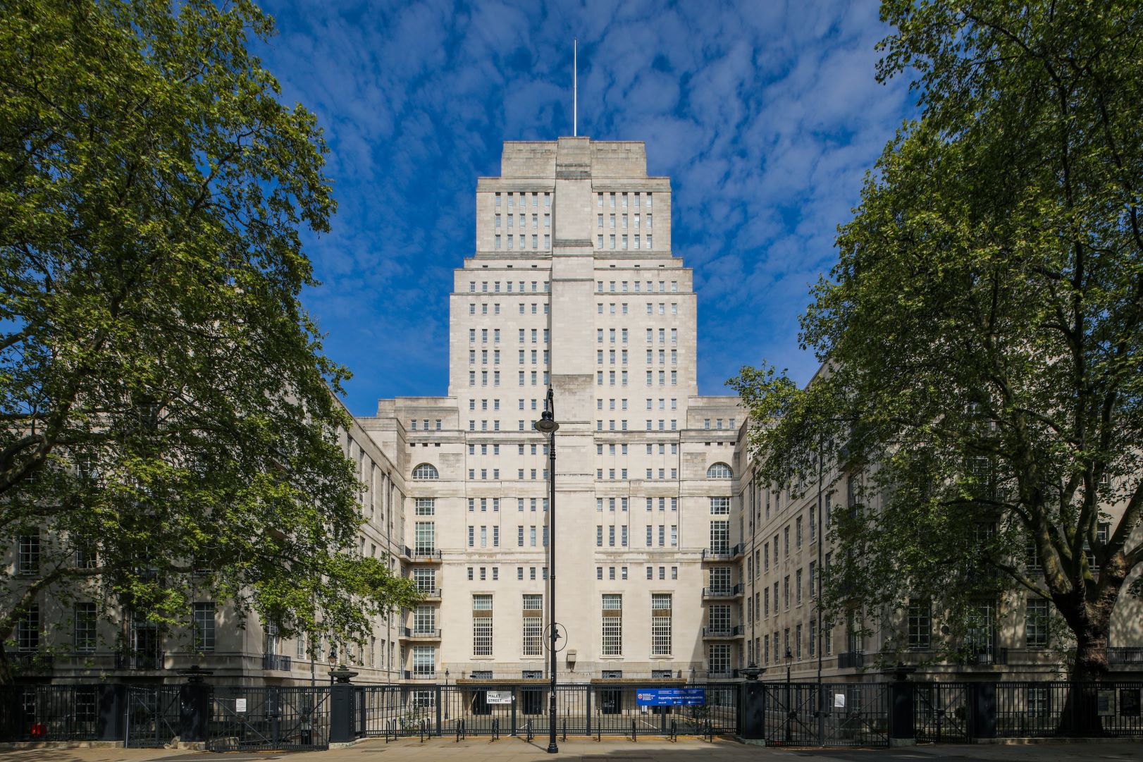 Above: Senate House, Charles Holden, 1932-37