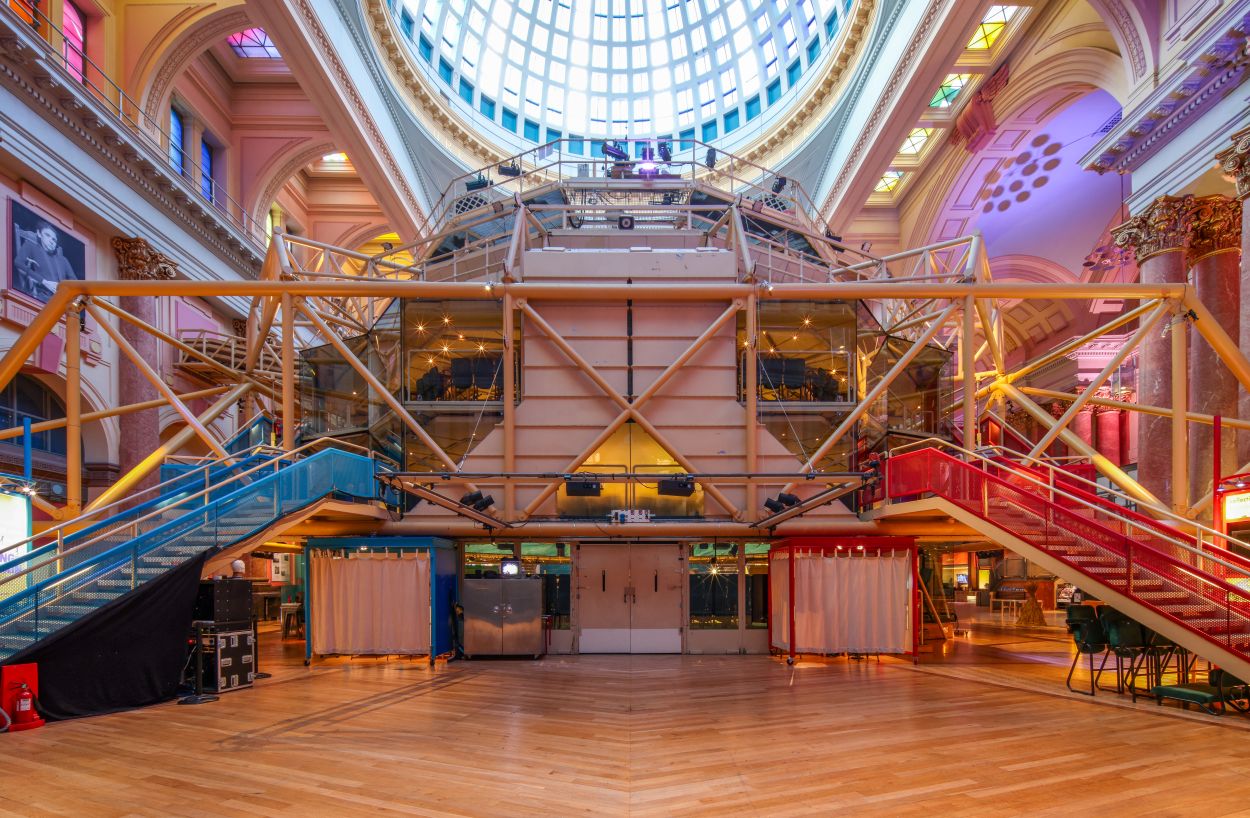 Royal Exchange Theatre, Manchester, 1976 – Levitt Bernstein with Richard Negri. Photo by John East.