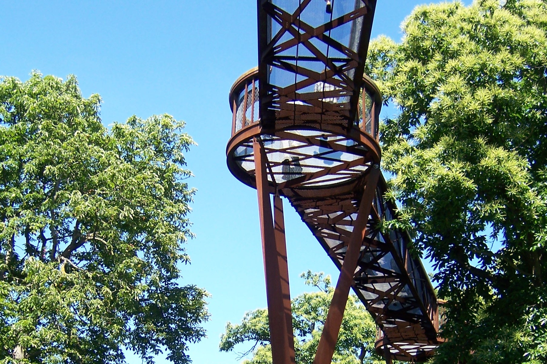 Kew Tree Top Walkway by Marks Barfield Architects. Photo by Stephen Boisvert CC 2.0.