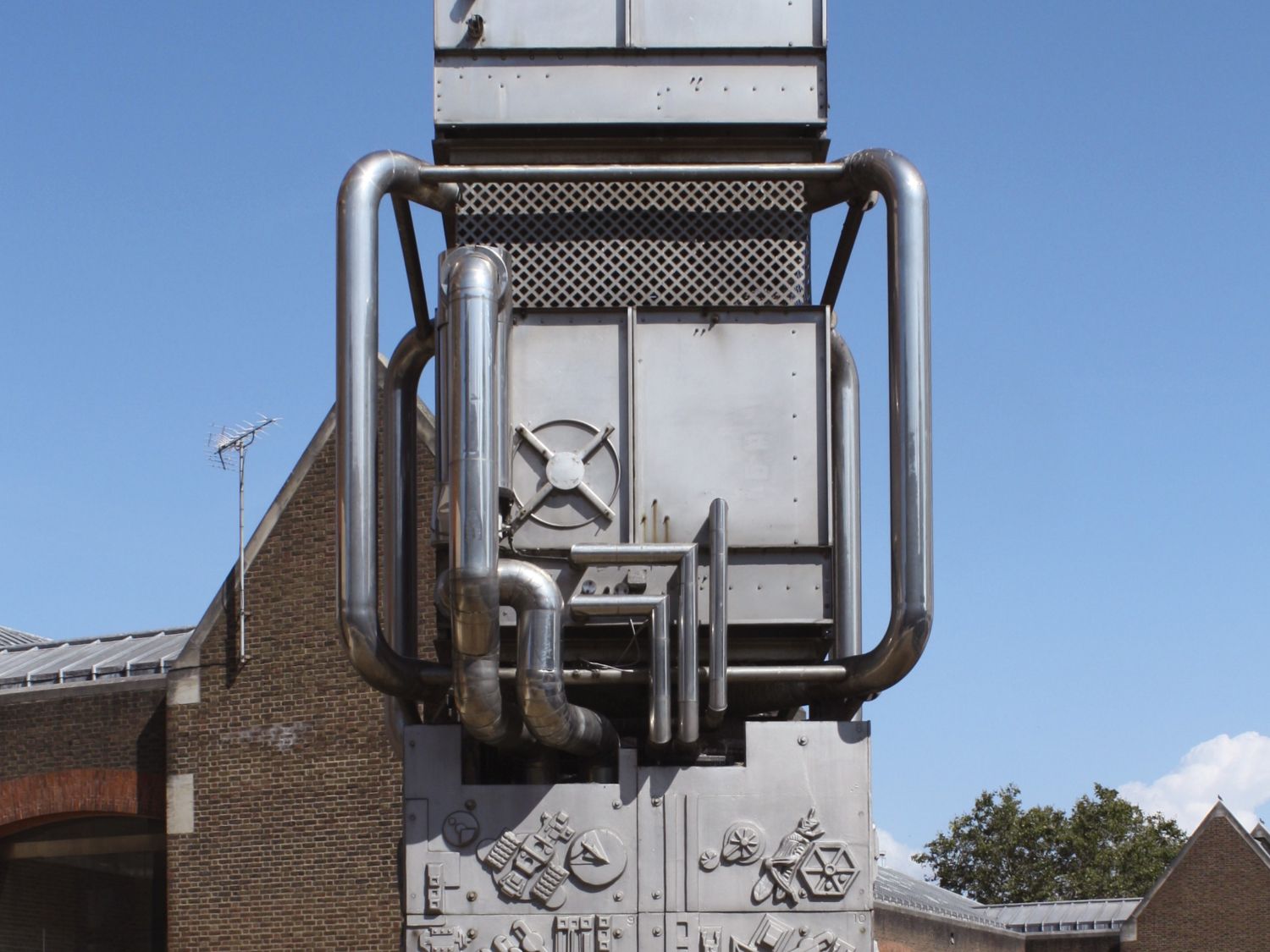 Paolozzi Vent in Pimlico, London (Eduardo Paolozzi, 1982). Photo by Lucy Lavers.