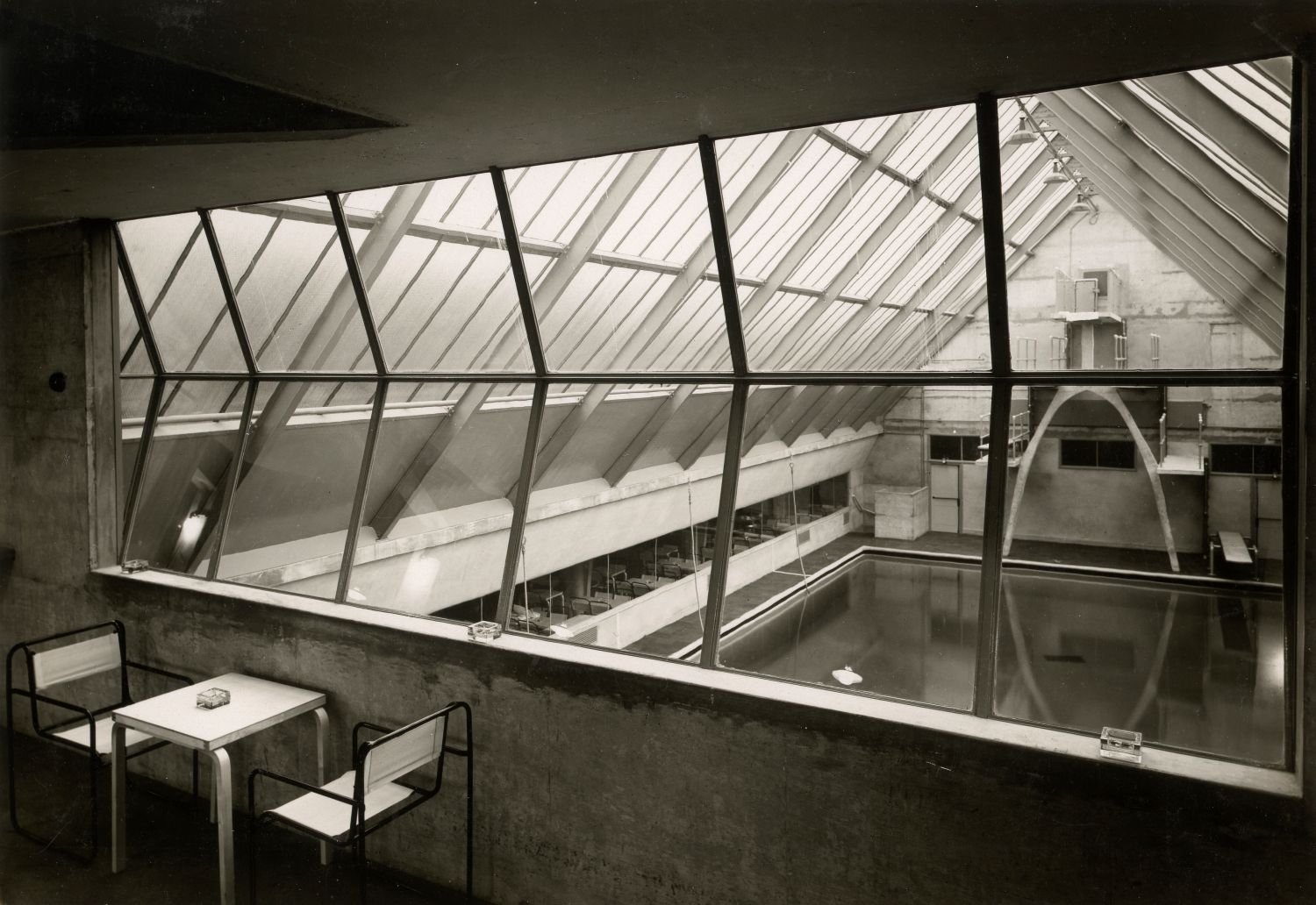View of the swiming pool in Pioneer Centre (Owen Williams, 1935). Photo Dell & Wainwright / RIBA Collections