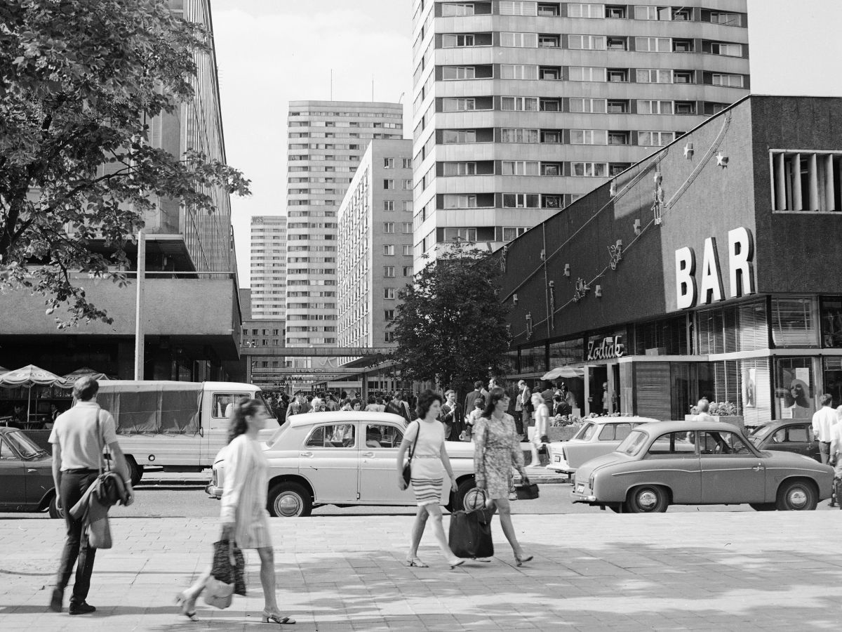Śródmiejski Passage in Warsaw, 1971. © Narodowe Archiwum Cyfrowe