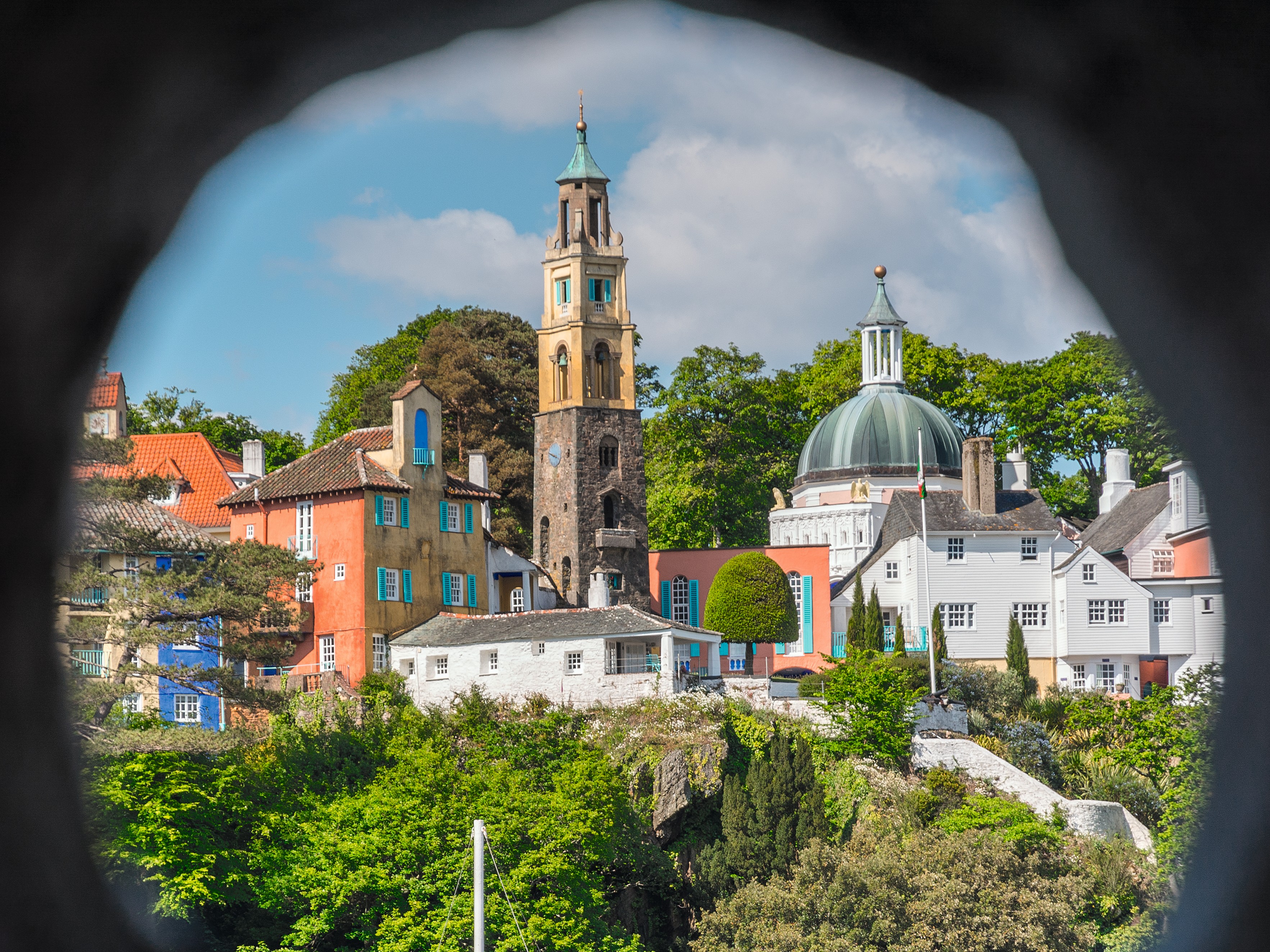 Portmeirion (Sir Clough Williams-Ellis, 1925–1975). Photo by Martin Crampin/Yale University Press.
